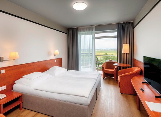 Hunguest Bük - Wohnbeispiel Doppelzimmer im Westflügel (Zimmercodierungen D2A, D3A, DS1 & DS2)