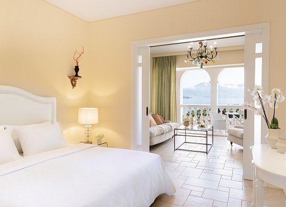 Grecotel Eva Palace - Wohnbeispiel Suite Deluxe Meerblick (Zimmercodierung WDM)