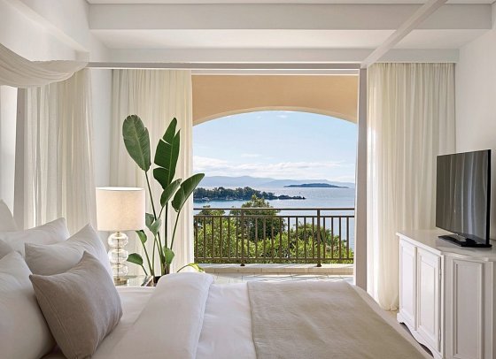 Grecotel Eva Palace - Wohnbeispiel Bungalow Deluxe Suite seitl. Meerblick (Zimmercodierung BDN)