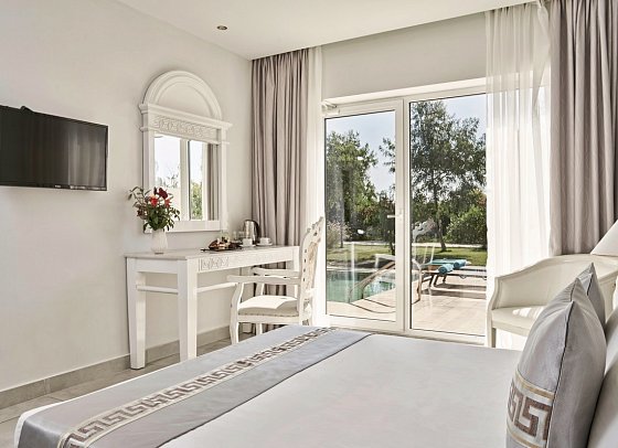 Sandy Villas Resort - Wohnbeispiel Grand Suite Swim-Up (Zimmercodierung W1Q)