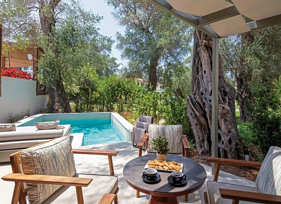 Apollo Corfu - Wohnbeispiel Suite Deluxe Family Privatpool (Zimmercodierung WDR)