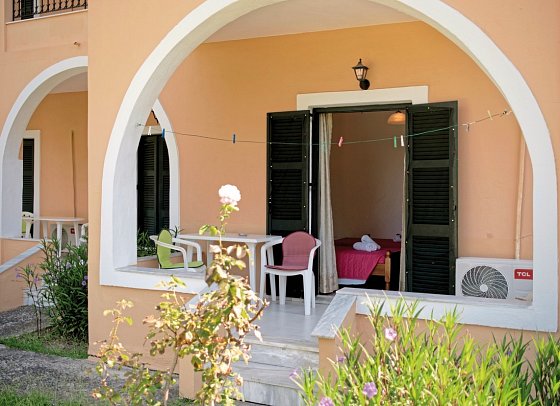 Villa Silvia - Wohnbeispiel Appartement 2 Schlafzimmer Gartenblick (Zimmercodierung OBG)