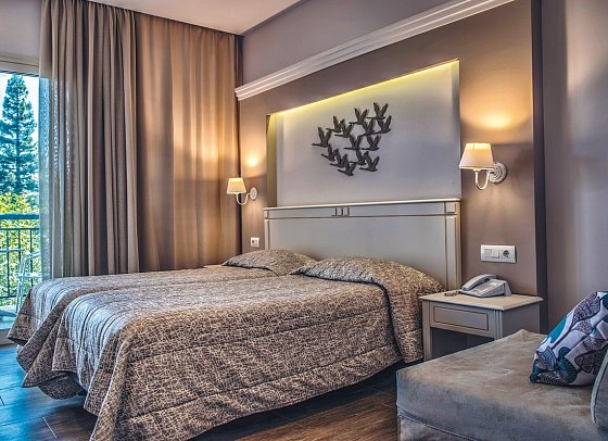 Delfinia - Wohnbsp. Doppelzimmer Superior Gartenblick (Zimmercodierung DSG)
