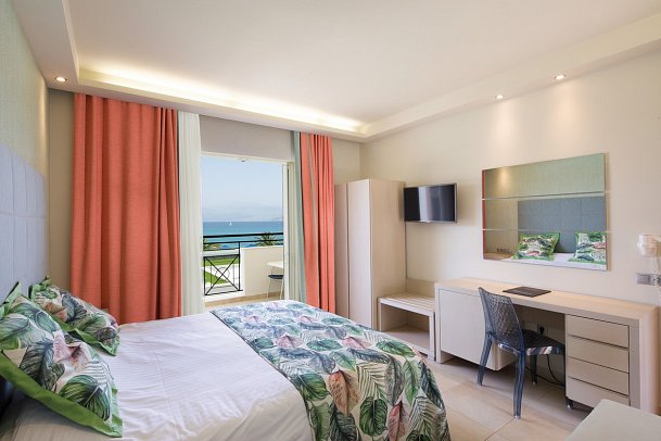 Mareblue Beach Corfu Resort - Wohnbeispiel Doppelzimmer Deluxe Meerblick (Zimmercodierung DDM)