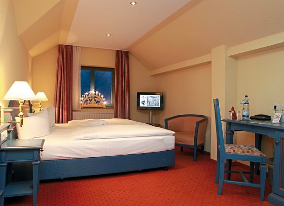 Buntes Haus Hotel Erbgericht - Wohnbeispiel Doppelzimmer Nussknacker (Zimmercodierung DB2)