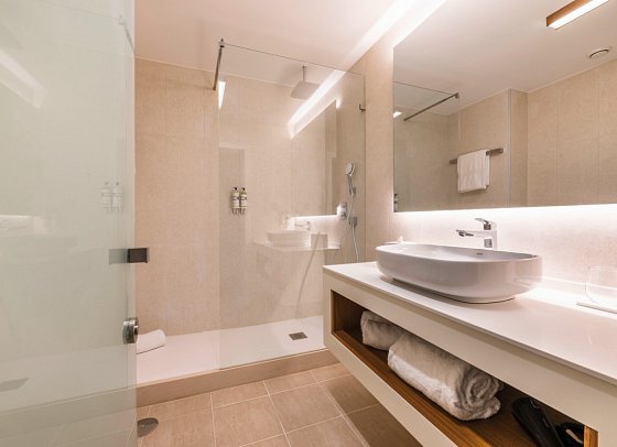 Regency Salgados Hotel & Spa - Beispiel Bad (Zimmercodierungen DB1, DB2, DB3, DSG, DS2, DSP & DS3)