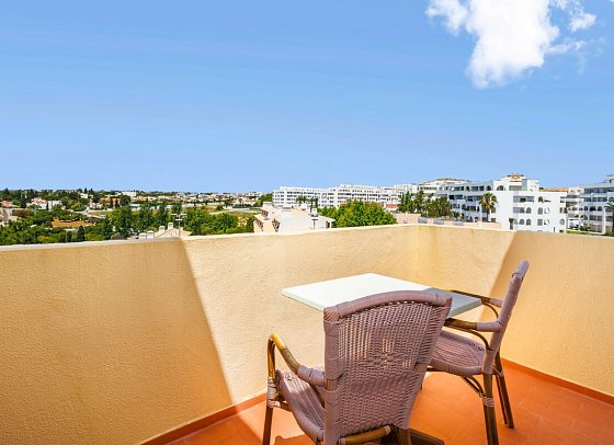 Pestana Viking Beach & Golf Resort - Beispiel Balkon Doppelzimmer Deluxe (Zimmercodierungen DBG & DCG)