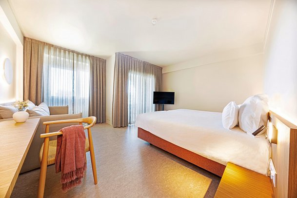 Ozadi Altura Beach Resort - Wohnbeispiel Doppelzimmer Premium Meerblick (Zimmercodierung DSM)