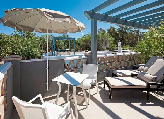 Costa d'Oiro Ambiance Village - Beispiel Terrasse Doppelzimmer Deluxe (Zimmercodierung DD1)