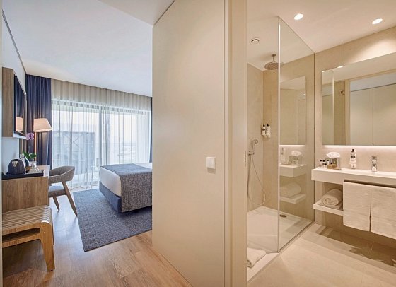 The Editory by the Sea Lagos - Beispiel Bad Doppelzimmer (Zimmercodierungen DB1, DB2, D1M & D2M)