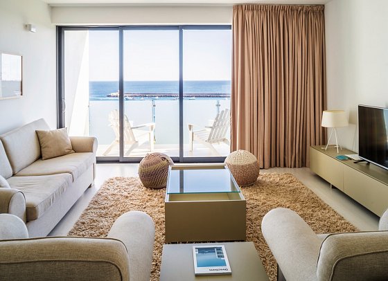 Memmo Baleeira - Wohnbeispiel Memmo Suite Meerblick (Zimmercodierung J1M)