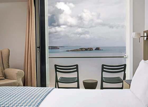 Memmo Baleeira - Wohnbeispiel Doppelzimmer Superior Meerblick (Zimmercodierung DSM)