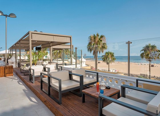AP Oriental Beach