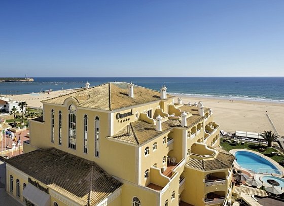 AP Oriental Beach