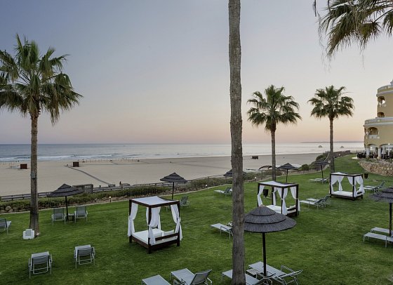 AP Oriental Beach