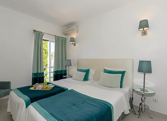 Rocha Brava Village Resort - Wohnbeispiel Villa 2 Schlafzimmer Meerblick (Zimmercodierung V1M)