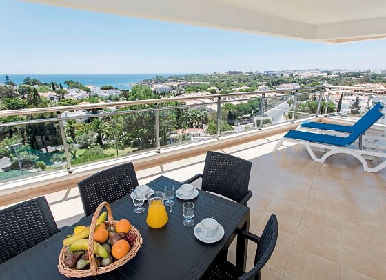 Alfagar Aparthotel - Beispiel Balkon Appartement Superior (Zimmercodierung ASM)