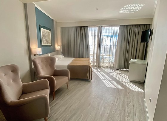 Orca Praia - Wohnbeispiel Suite Deluxe Meerblick (Zimmercodierung WDM)