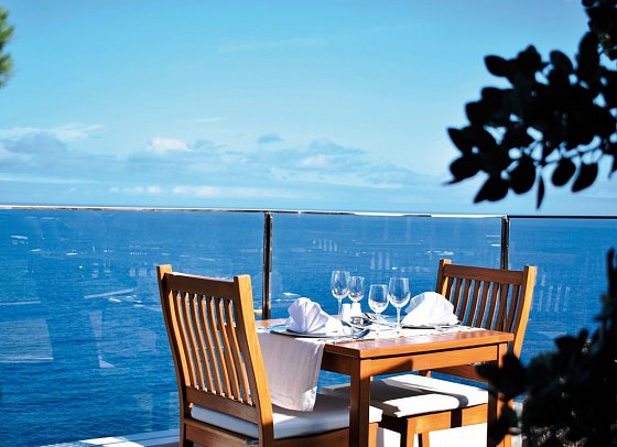 Madeira Regency Cliff
