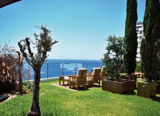 Madeira Regency Cliff