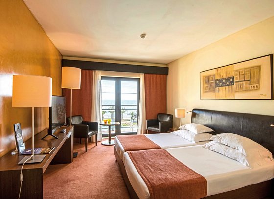 Vila Galé Santa Cruz - Wohnbeispiel Doppelzimmer Meerblick (Zimmercodierung DBM)