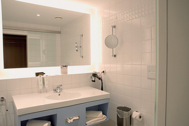 Hotel an der Therme Bad Orb - Beispiel Bad Doppelzimmer (Zimmercodierungen DG1 & DF1)