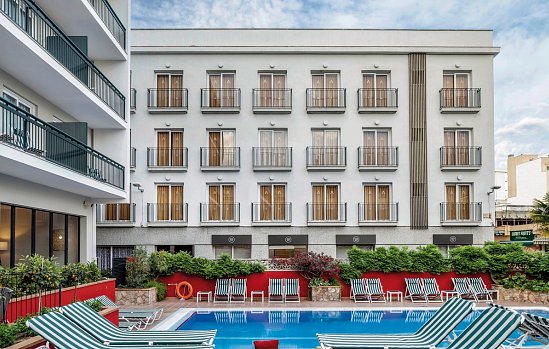 AQUA Hotel Bertran Park