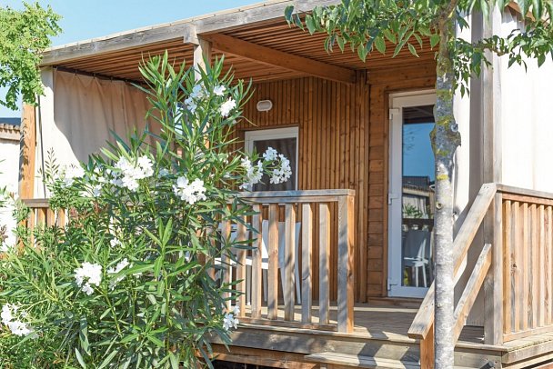 Camping Resort Els Pins - Wohnbeispiel Mobilheim Plus (Zimmercodierungen CB4 & CB5)