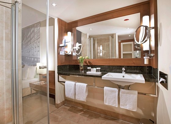 Lindner Hotel Hamburg Am Michel - Beispiel Bad Doppelzimmer (Zimmercodierung DB1)