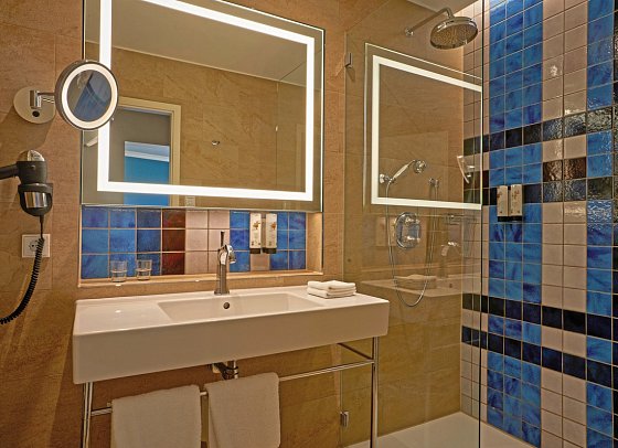 AALERNHÜS hotel & spa - Beispiel Bad Juniorsuite (Zimmercodierung JB1)