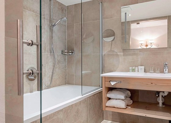 Bellevue 4 Sterne Superior - Beispiel Bad Doppelzimmer Studio Typ B4 (Zimmercodierung DB2)