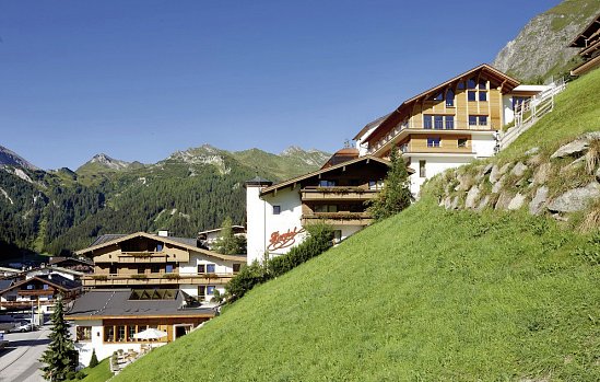 Berghof - Crystal Spa & Sports