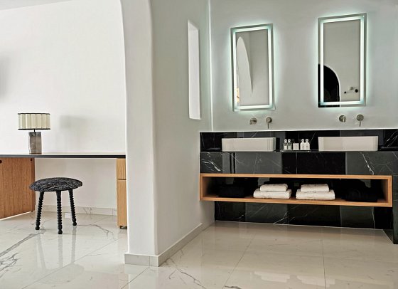 Kouros Hotel & Suites - Wohnbsp. Suite Sanctuary Meerblick mit Zugang zum Gemeinschaftspool (Zimmercodierung WBQ)