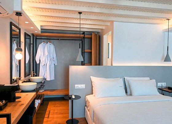 Mykonos View Hotel - Wohnbeispiel Juniorsuite Meerblick mit Außen Hot Tub (Zimmercodierung JBM)