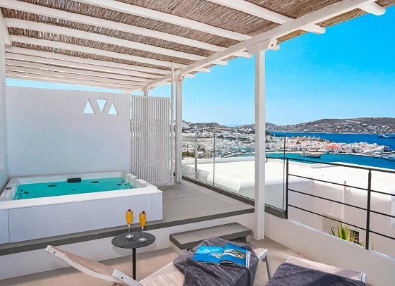Mykonos View Hotel - Wohnbeispiel Juniorsuite Meerblick mit Außen Hot Tub (Zimmercodierung JBM)