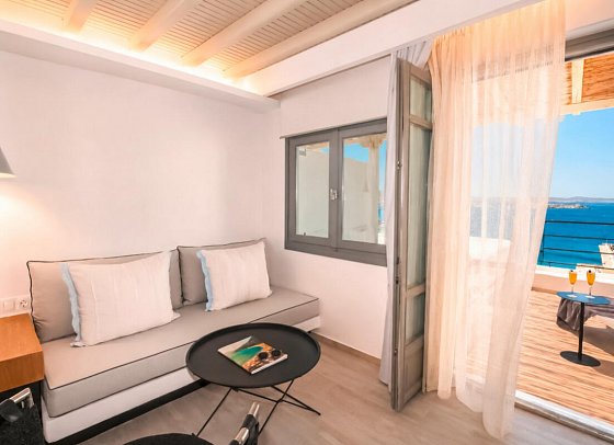 Mykonos View Hotel - Wohnbeispiel Juniorsuite Meerblick mit Außen Hot Tub (Zimmercodierung JBM)