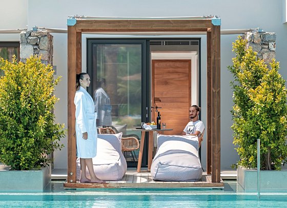 Caravia Beach Hotel - Wohnbeispiel Juniorsuite Swim-Up (Zimmercodierung JBQ)