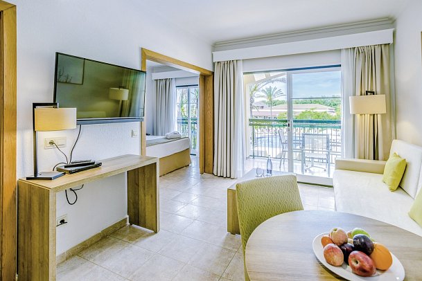 Zafiro Menorca - Wohnbeispiel Suite 1 Schlafzimmer (Zimmercodierungen AB1, AB3, A1P, A2P, AB2, AB4, A1Q & A2Q)