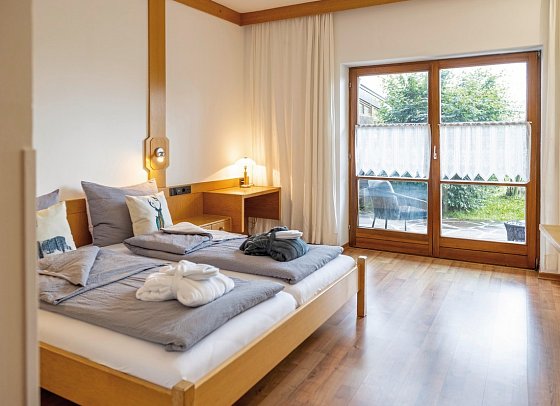 Neubichler Alm - Wohnbeispiel Doppelzimmer Untersberg Panoramablick (Zimmercodierung DB2)
