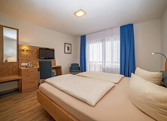 Parkhotel Sonnenhof - Wohnbeispiel Doppelzimmer Standard Balkon (Zimmercodierungen DB1 & DP1)