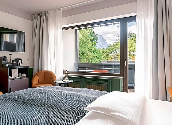 HENRI Hotel Garmisch-Partenkirchen - Wohnbeispiel Chambre mit Balkon (Zimmercodierung DB2)