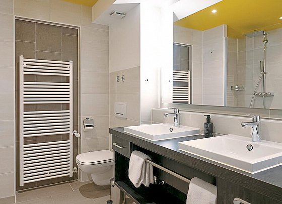 HENRI Hotel Garmisch-Partenkirchen - Beispiel Bad Suite (Zimmercodierung S)