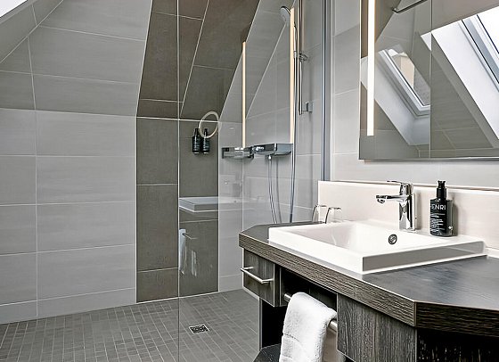 HENRI Hotel Garmisch-Partenkirchen - Beispiel Bad Suite (Zimmercodierung S)