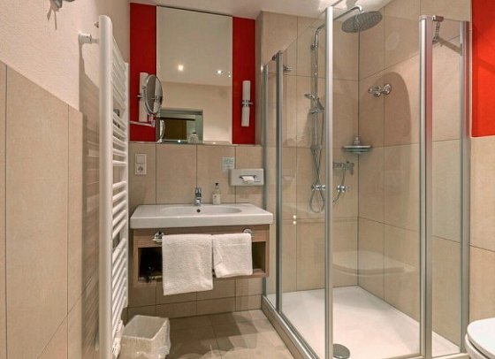 Hotel Bavaria - Beispiel Bad Doppelzimmer (Zimmercodierungen DG1 & DB1)