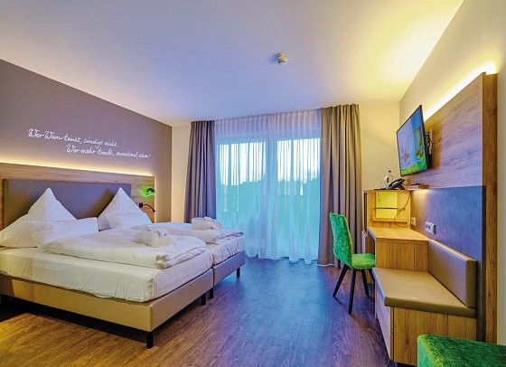Sonnenhotel Weingut Römmert - Wohnbeispiel Juniorsuite Weinliebe (Zimmercodierung JB1)