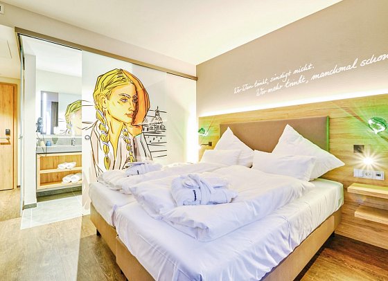 Sonnenhotel Weingut Römmert - Wohnbeispiel Doppelzimmer Weingarten (Zimmercodierungen DB2 & DX4)