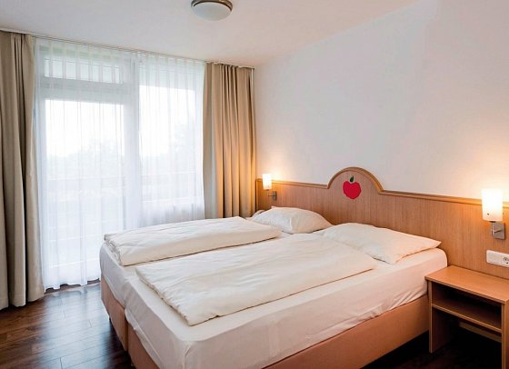 Rhön Park Aktiv Resort - Wohnbeispiel Familienappartement Standard (Zimmercodierungen AG1, AG2, AB8 & AB9)