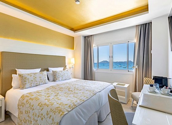Hoposa Illa d'Or - Wohnbeispiel Doppelzimmer Meerblick (ohne Balkon) (Zimmercodierung D1M)