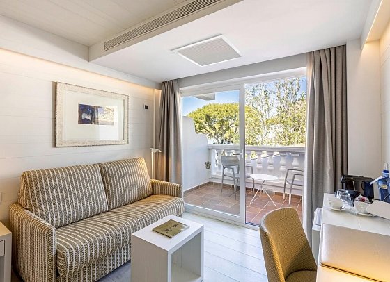 Hoposa Illa d'Or - Wohnbeispiel Doppelzimmer seitl. Meerblick (Zimmercodierung DBN)