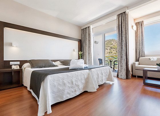Hipotels Eurotel Punta Rotja - Wohnbeispiel Doppelzimmer Select seitl. Meerblick (Zimmercodierung DNN)